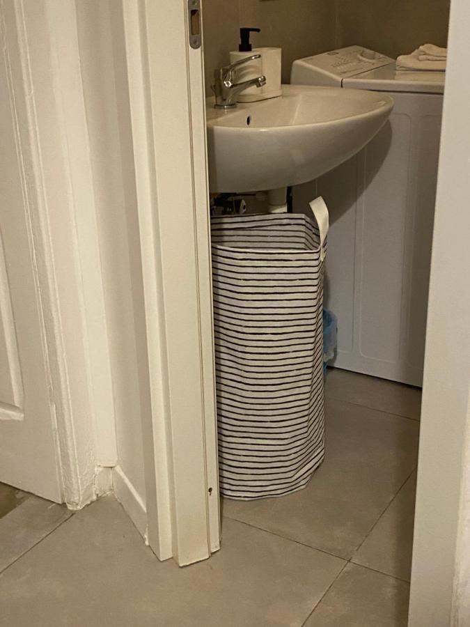 Casaro Stazione Apartment Bari Bagian luar foto