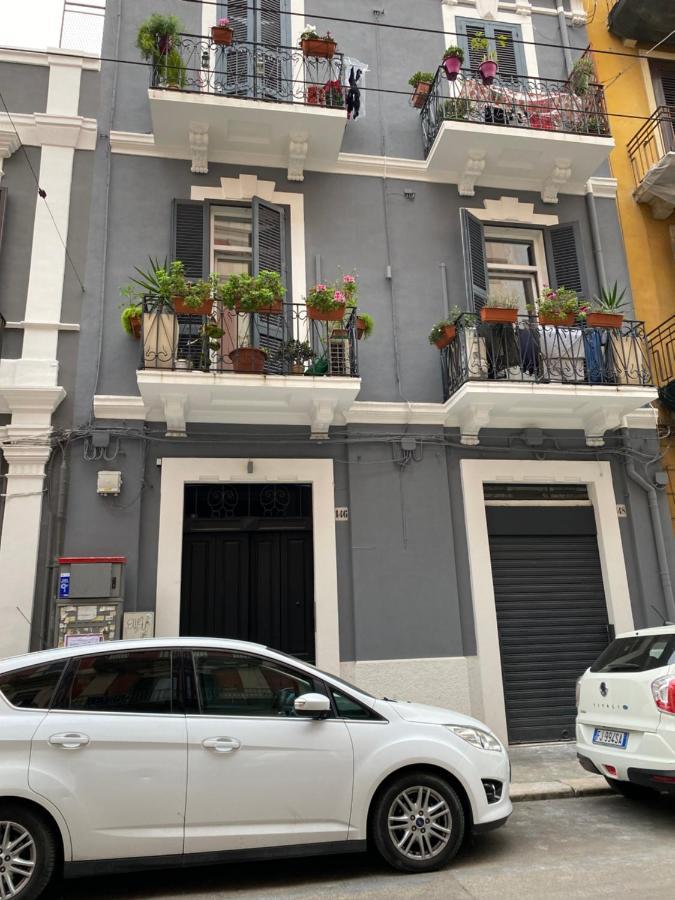 Casaro Stazione Apartment Bari Bagian luar foto